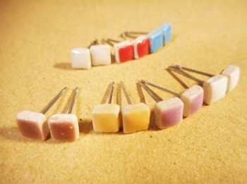 約5mm角の『モザイクタイル』で… ^^