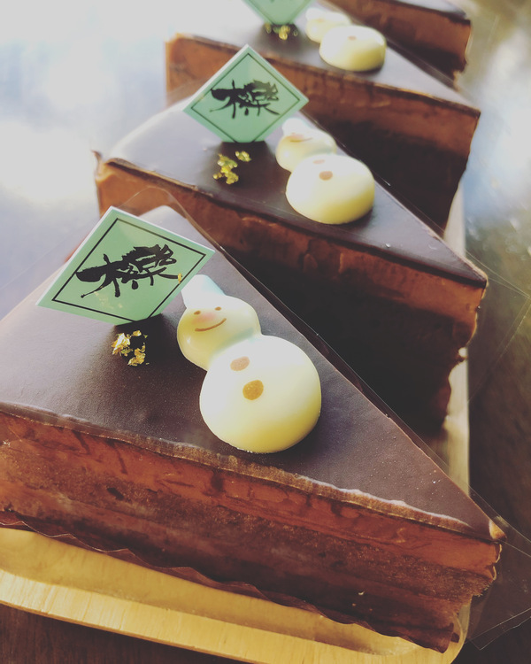 ショーケースのケーキも♡