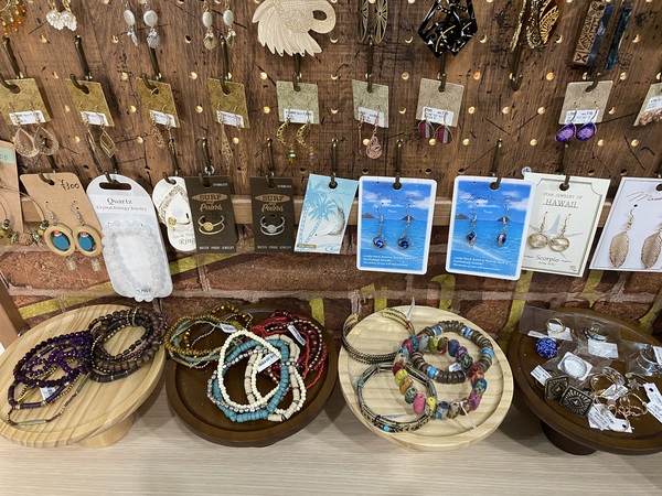 オシャレなのに安い！￥700〜￥2,000のアクセコーナーが人気！！