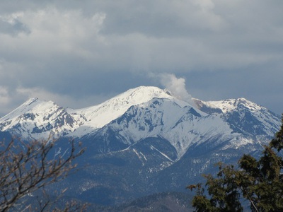 御嶽山を見比べると