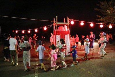 盆踊り大会ができました
