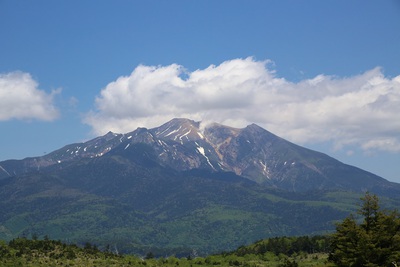 梅雨入り前の御嶽山遠望