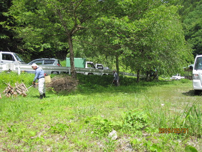 駐車場（水洞平）と登山道の整備を行いました
