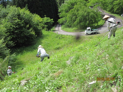 駐車場（水洞平）と登山道の整備を行いました