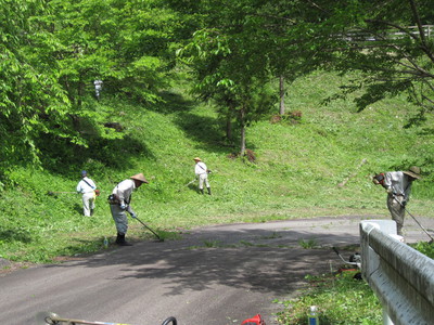 駐車場（水洞平）と登山道の整備を行いました