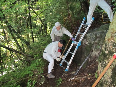 登山道の整備作業をしました