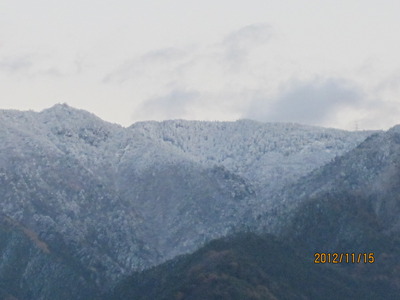 御前山も真っ白に