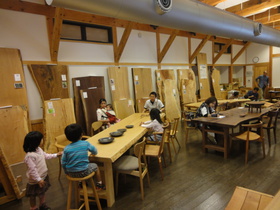 松葉屋家具店　上越展