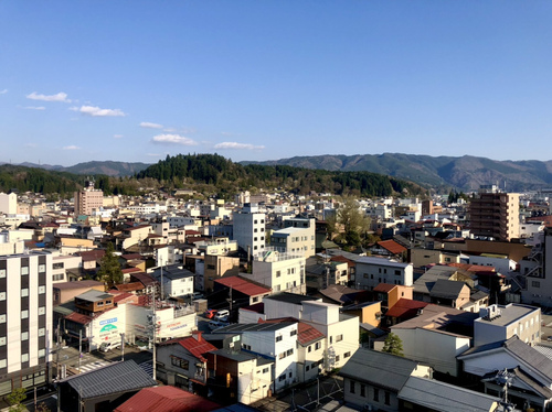 スタッフが手縫いで兜サルボボを作りました♪