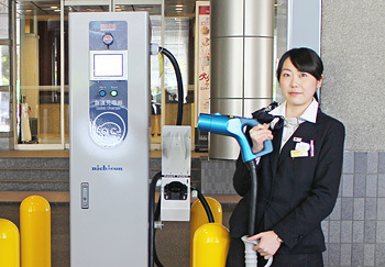 スイッチｵｰﾝ♪　　急速充電器稼働中です。