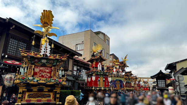 秋の高山祭　二日目がスタート