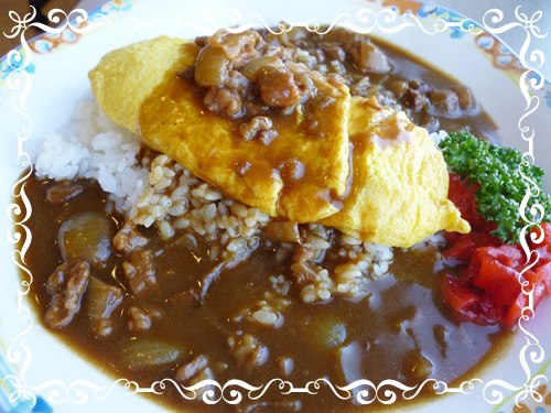 ビーフカレー　オムレツ添え
