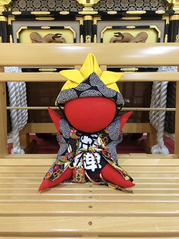 スタッフが手縫いで兜サルボボを作りました♪