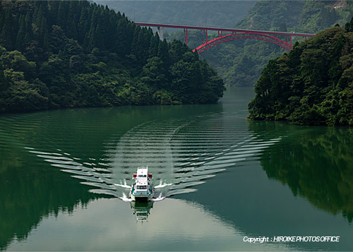 庄川峡遊覧船