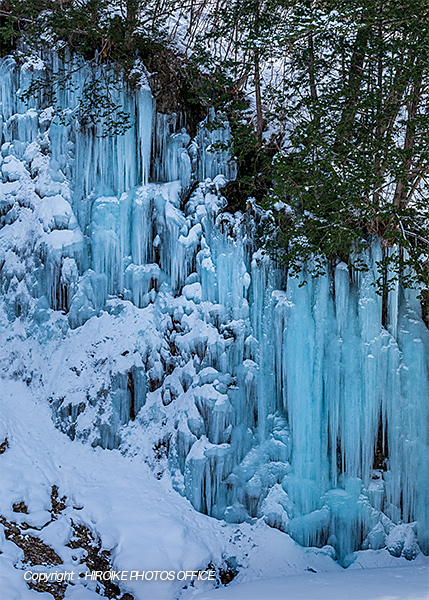 青氷の滝