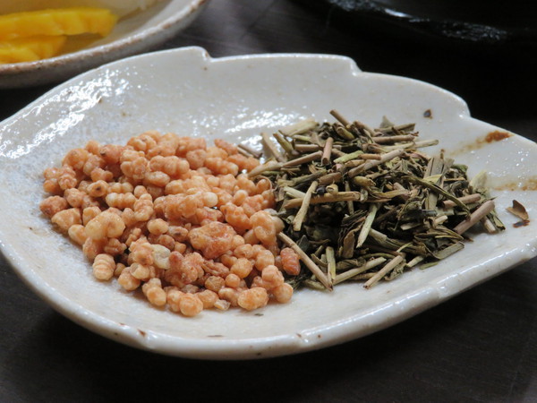 ほうじ茶のブレンドを楽しむ。