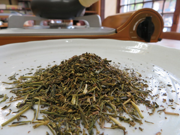 焙烙使って、とても贅沢な「ほうじ茶つくり」