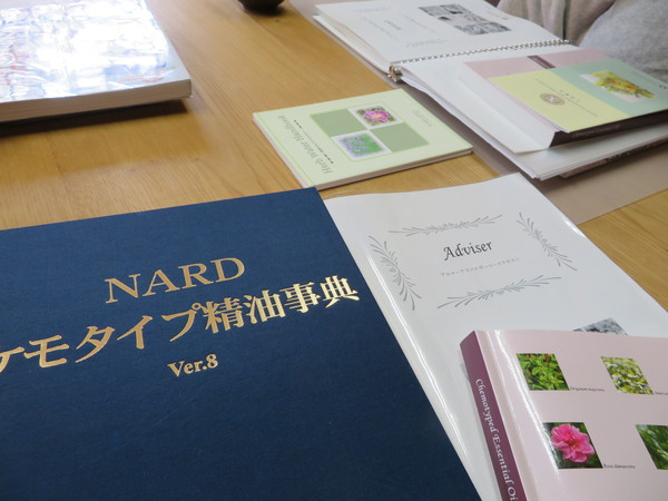 ２０１８年、新規受講生のアロマアドバイザー講座開始です。