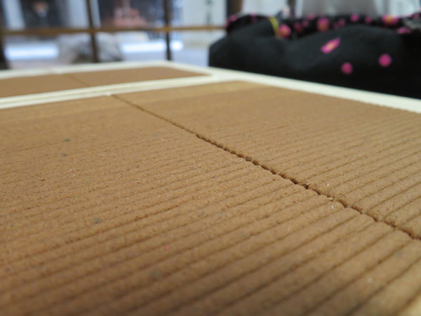お線香は本物の白檀贅沢に使って、手作りします。