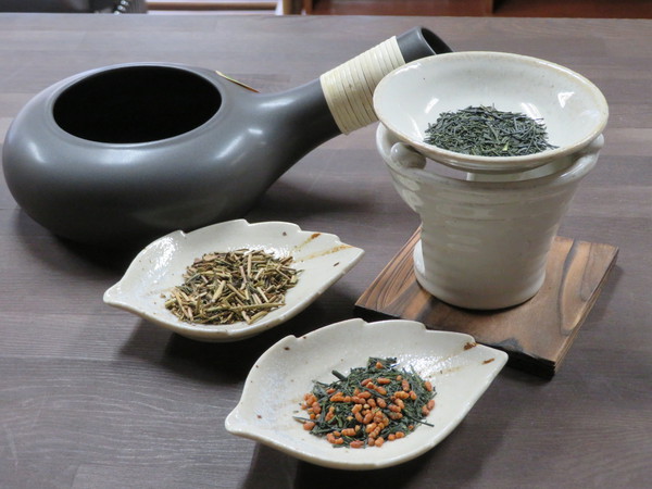 香ばしい味や香りも楽しむ、日本茶。
