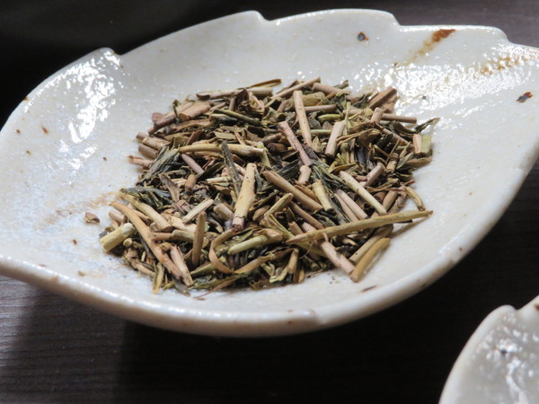 香ばしい味や香りも楽しむ、日本茶。