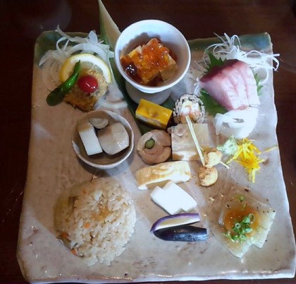 飛騨高山美味しい店　ＶＯＬ６１　蕎麦と旬の一皿　のの花