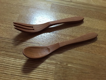 桜のスプーンとフォーク