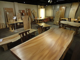 匠館　「一枚板テーブル展」
