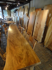 松葉屋家具店『広葉樹・一枚板テーブル展』
