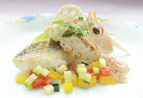 鯛と手長えびのソテー 白ワインソース