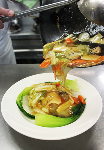 豚ﾋﾚと野菜あんかけ 今日のランチ 11月22日