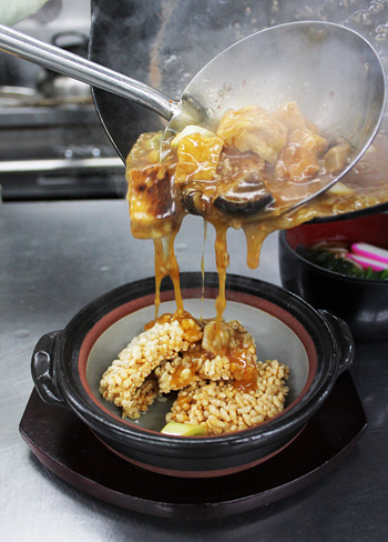 麻婆豆腐おこげ　今日のランチ 11月8日