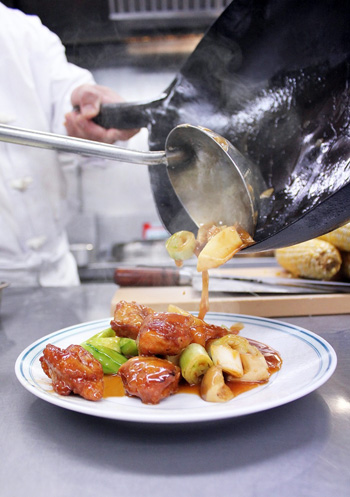 鶏肉のピリ辛い炒め 今日のﾗﾝﾁ 8月23日