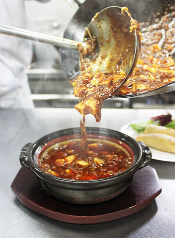 特製激辛麻婆豆腐  今日のランチ ９月１８日