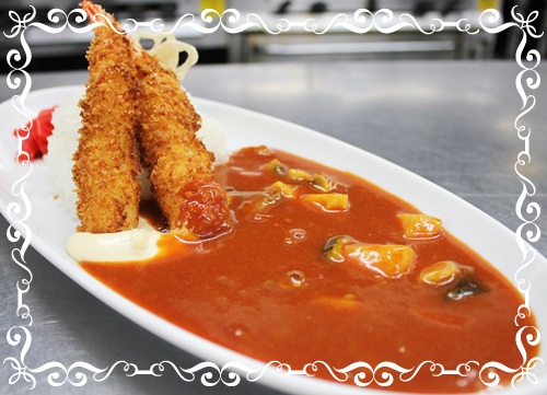 レッドカレー エビフライ添え　今日のランチ 3月29日