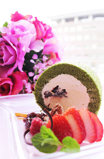 抹茶のﾛｰﾙｹｰｷ!!　　カフェフェア5・6月