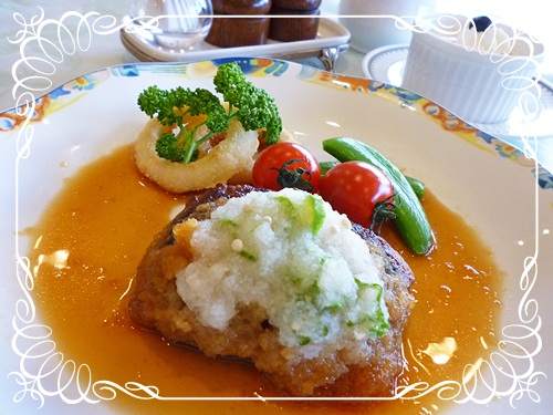 ﾊﾝﾊﾞｰｸﾞ&おろし♪ 今日のﾗﾝﾁ 10月29日