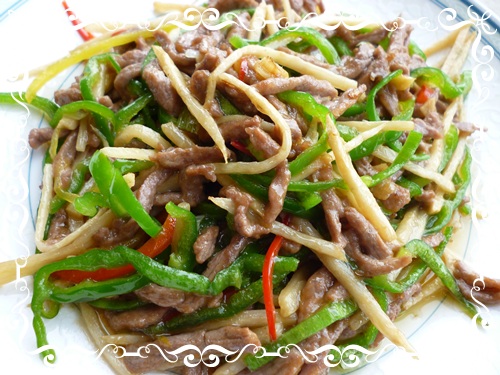 青椒牛肉絲　今日のランチ 2月12日