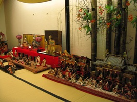 ～飛騨高山　本陣平野屋のお雛様６～花兆庵の上り框