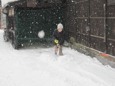 あ～高山は～♪今日も雪なのよ～♪