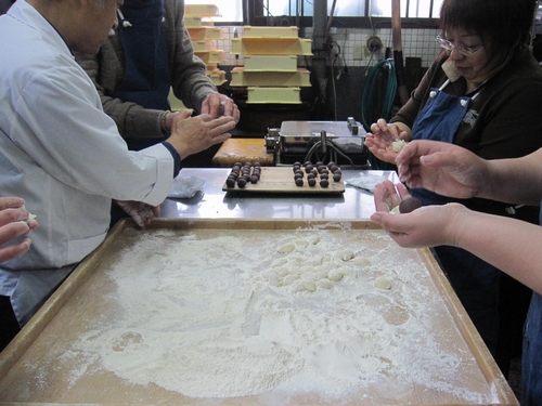 平野屋ミニツアー[古都の和菓子手作り体験]♪