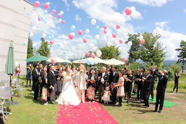 【美術館で結婚式。】～背中～