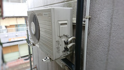 古い室外機も見納め