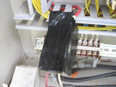 遮断器裏の臨時漏電保護