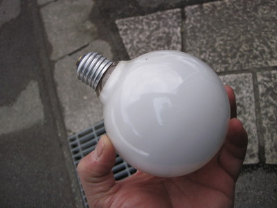 交換した白熱電球