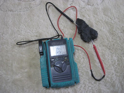 炭なら電気を通す！？