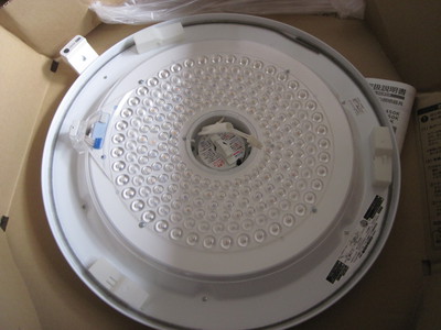 取り付ける新しい照明器具