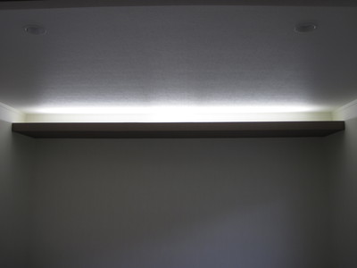正面から見た間接照明