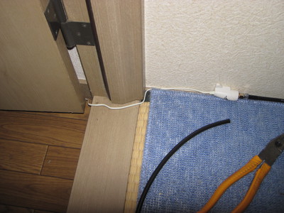 室内でのフラットケーブル使用