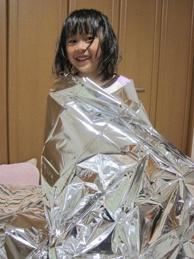 アルミ温熱シートの使い方の練習
